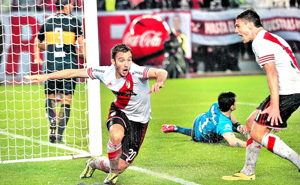 El recordado gol de Pezzella bajo la lluvia para empatar el Superclásico.