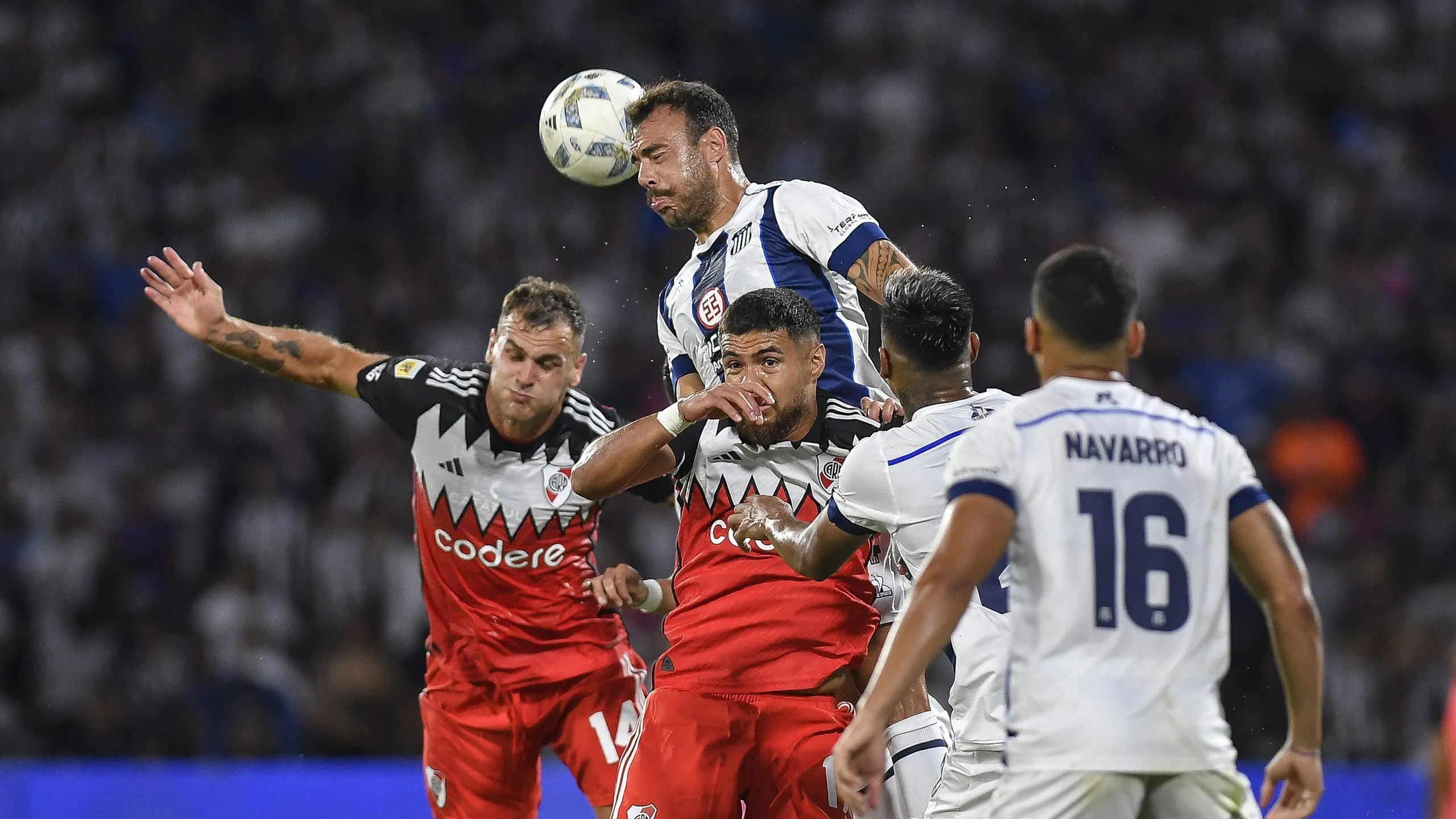 El Millonario y Talleres jugarían en la segunda semana de agosto. (Getty)