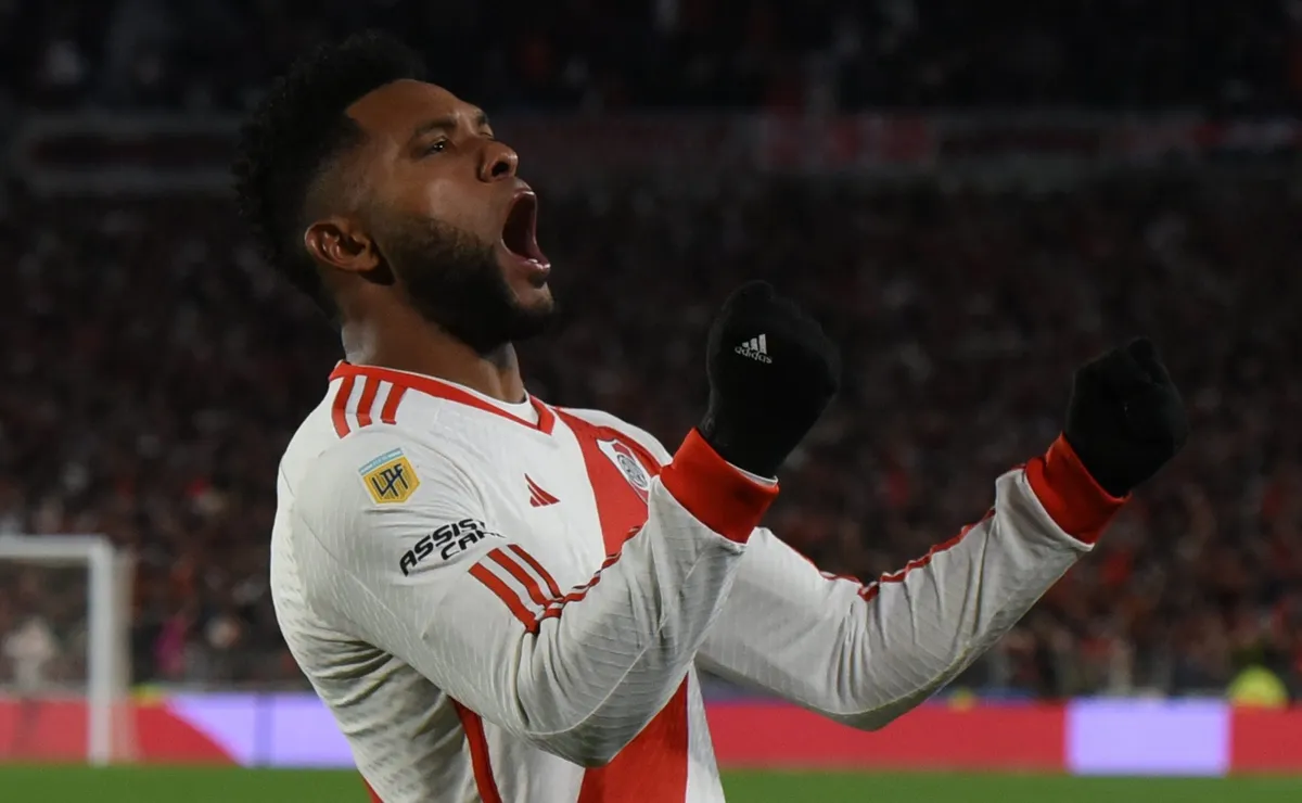 El Colibrí, entre los goleadores TOP de todo el mundo.