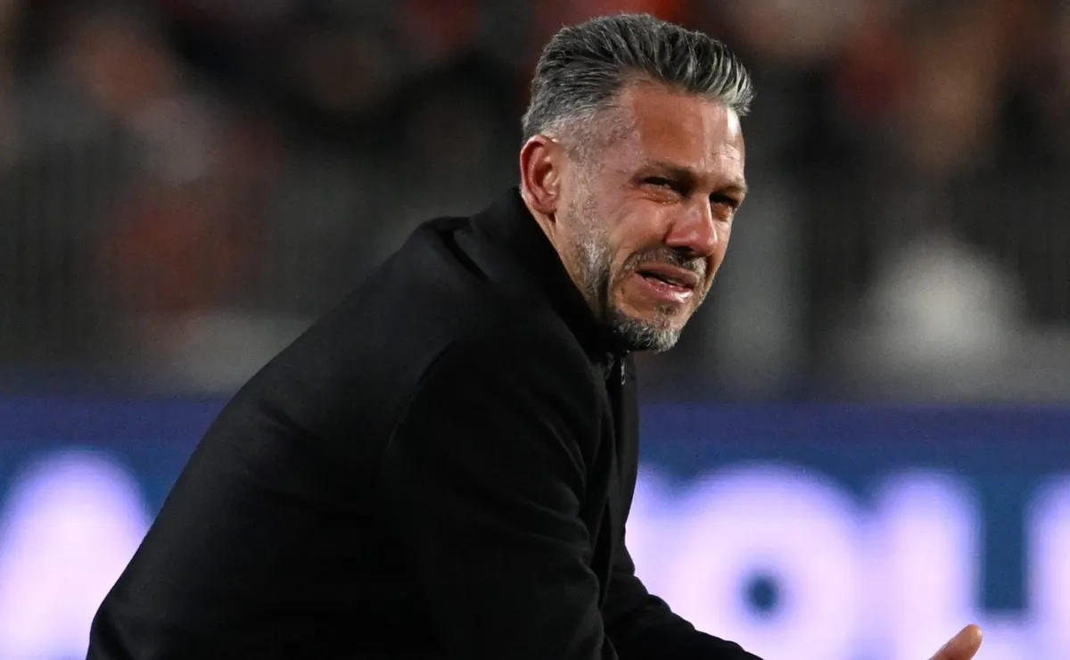 La emoción de Demichelis tras el gol de Mastantuono.