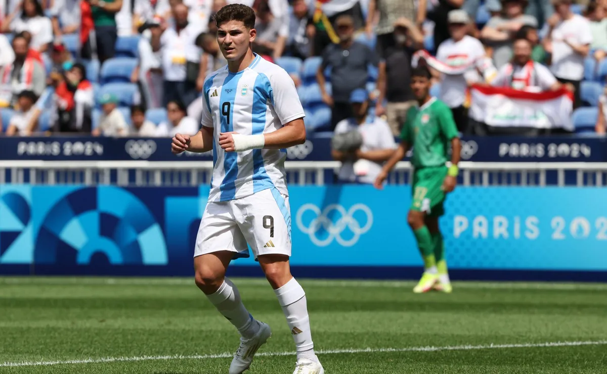 Julián Álvarez, clave para el primer gol argentino ante Irak.