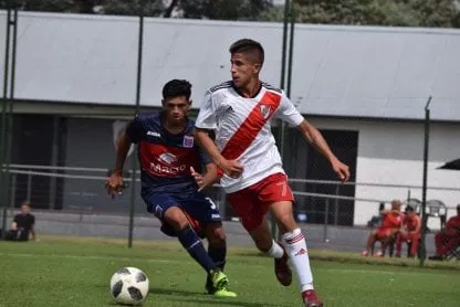 Giuliano Simeone, en acción en las Inferiores de River.