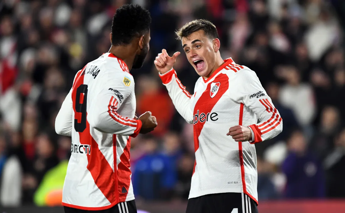 Borja y Fonseca festejan el gol de River.