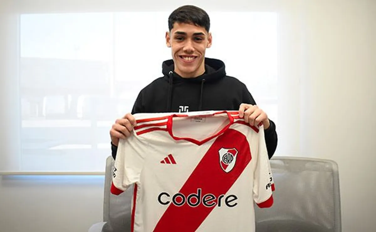 Santiago Lencina, de 18 años, fue convocado para el partido con Godoy Cruz.