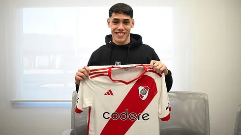 Santiago Lencina, de 18 años, fue convocado para el partido con Godoy Cruz.