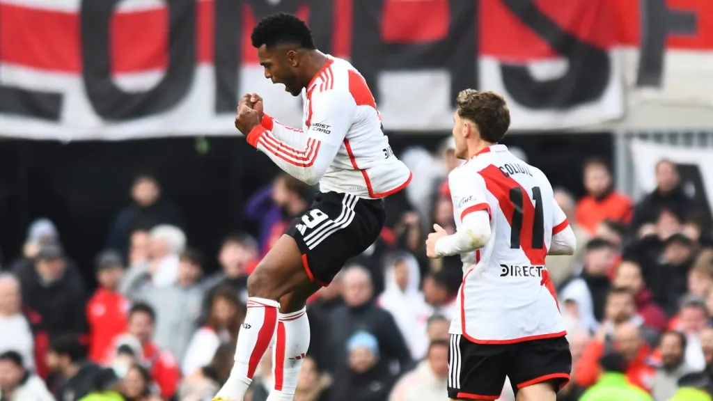 Borja festeja y es perseguido por Colidio.