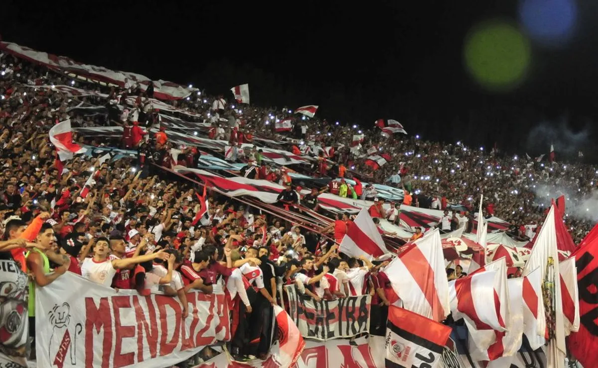 Los hinchas de River vuelven al Malvinas Argentinas.
