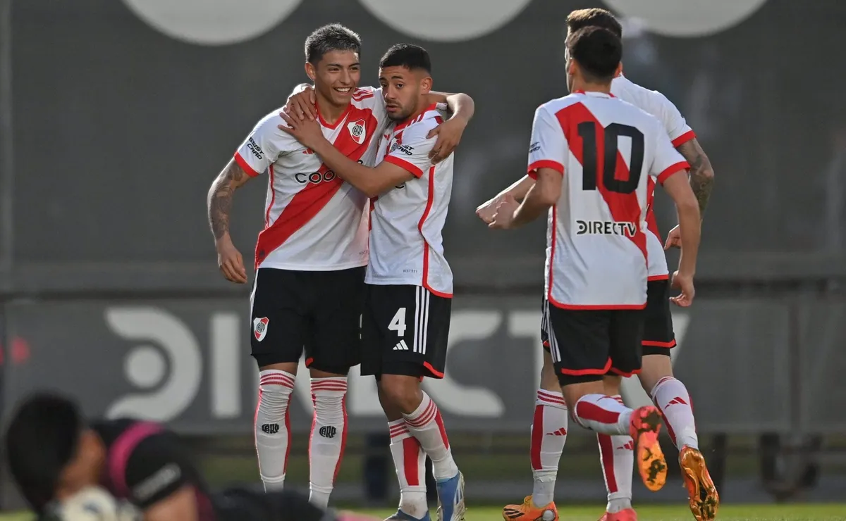 Agustín Ruberto convirtió el primer tanto de la Reserva de River ante Gimnasia.