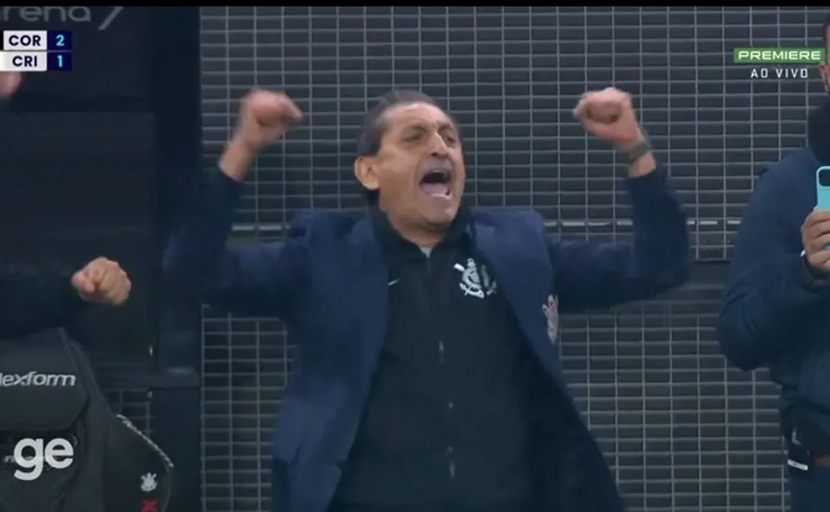 El festejo de Ramón tras el triunfo de Corinthians.