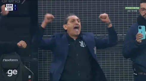 El festejo de Ramón tras el triunfo de Corinthians.