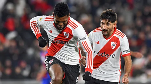 Borja festeja junto a Casco.