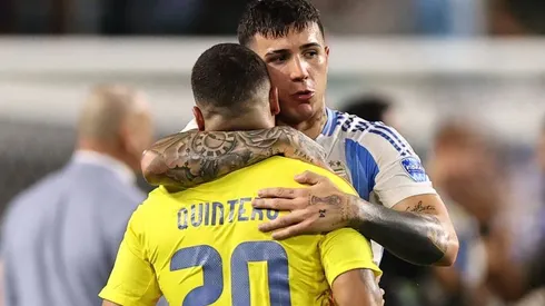 Enzo Fernández consoló a Juan Fernando Quintero.