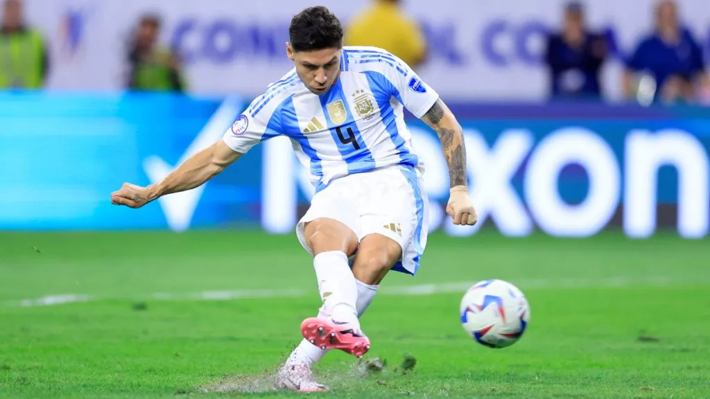 Montiel convirtió uno de los penales ante Ecuador.