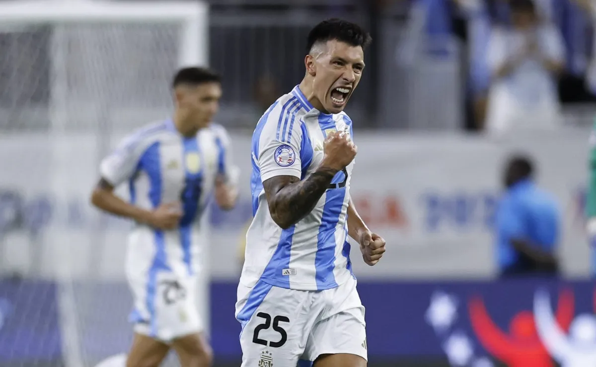 Lisandro Martínez marcó el gol del triunfo de Argentina. Foto: Getty.