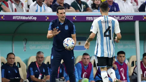 Scaloni, junto a Montiel.