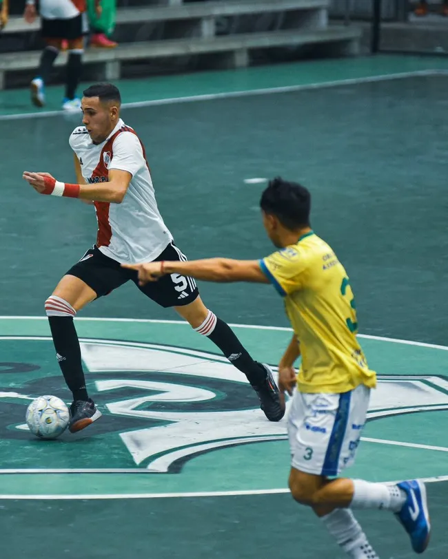 River le estaba ganando 3-2 a Pacífico (goles de Ferreira, Vatter y Maciel) cuando el partido se suspendió. (Foto: @carpfutsal).