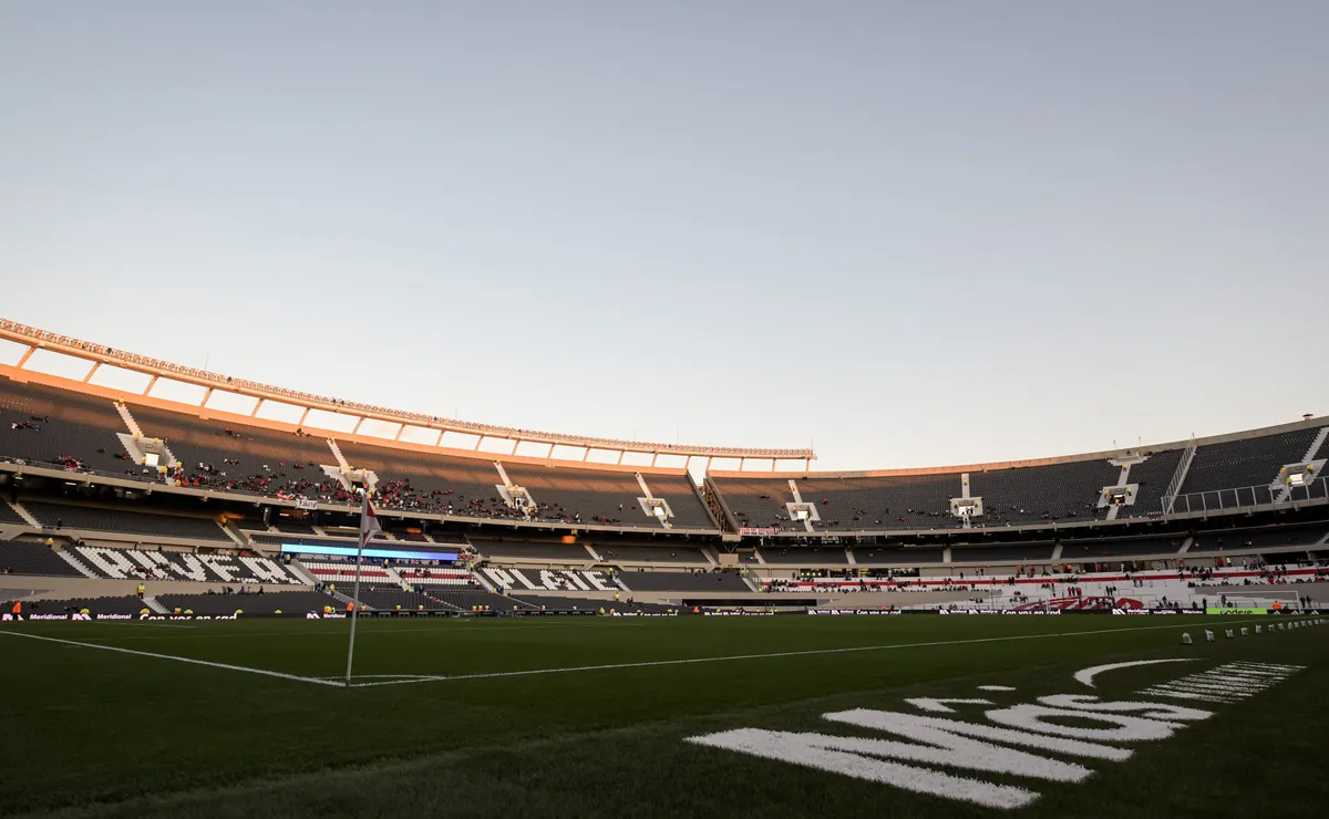El dinero irá destinado a las obras en el Monumental y el club.