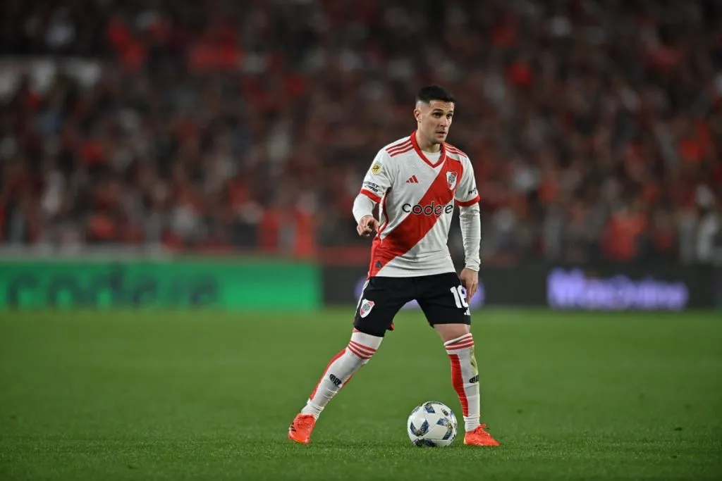 Bustos vuelve de una lesión y juega de titular ante Atlético Mineiro por la ida de semifinales de la Copa Libertadores 2024.