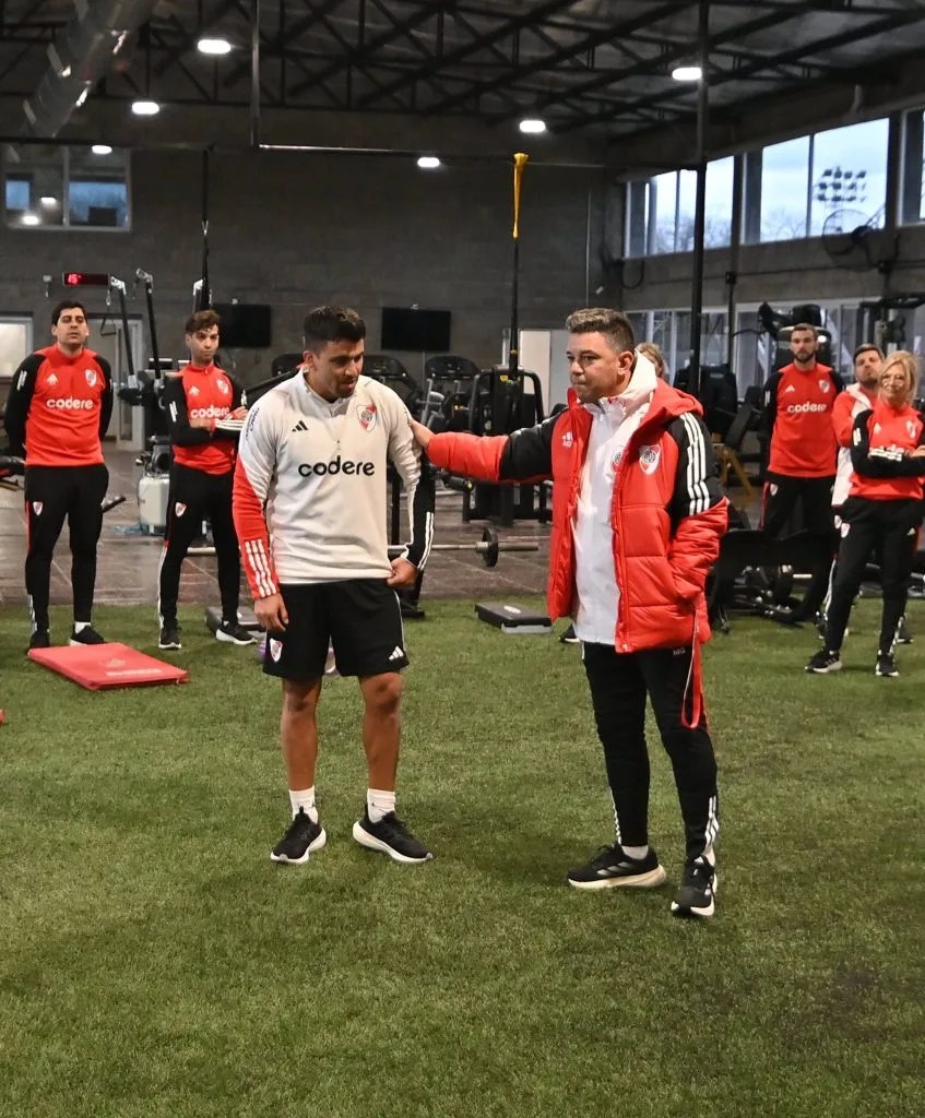 La primera charla de Gallardo con Acuña en River.
