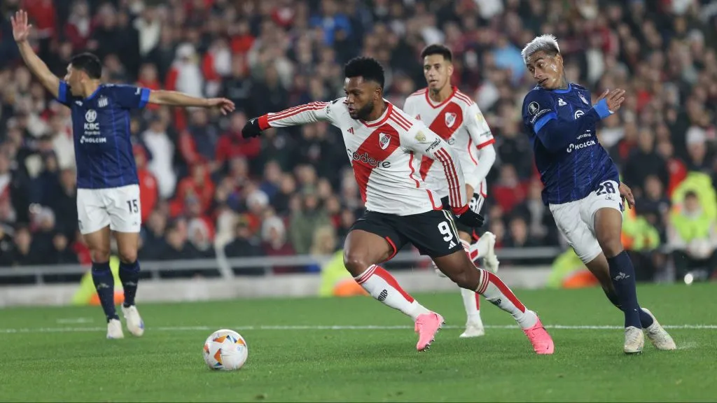 Miguel Borja quiere volver a convertirle a Talleres.