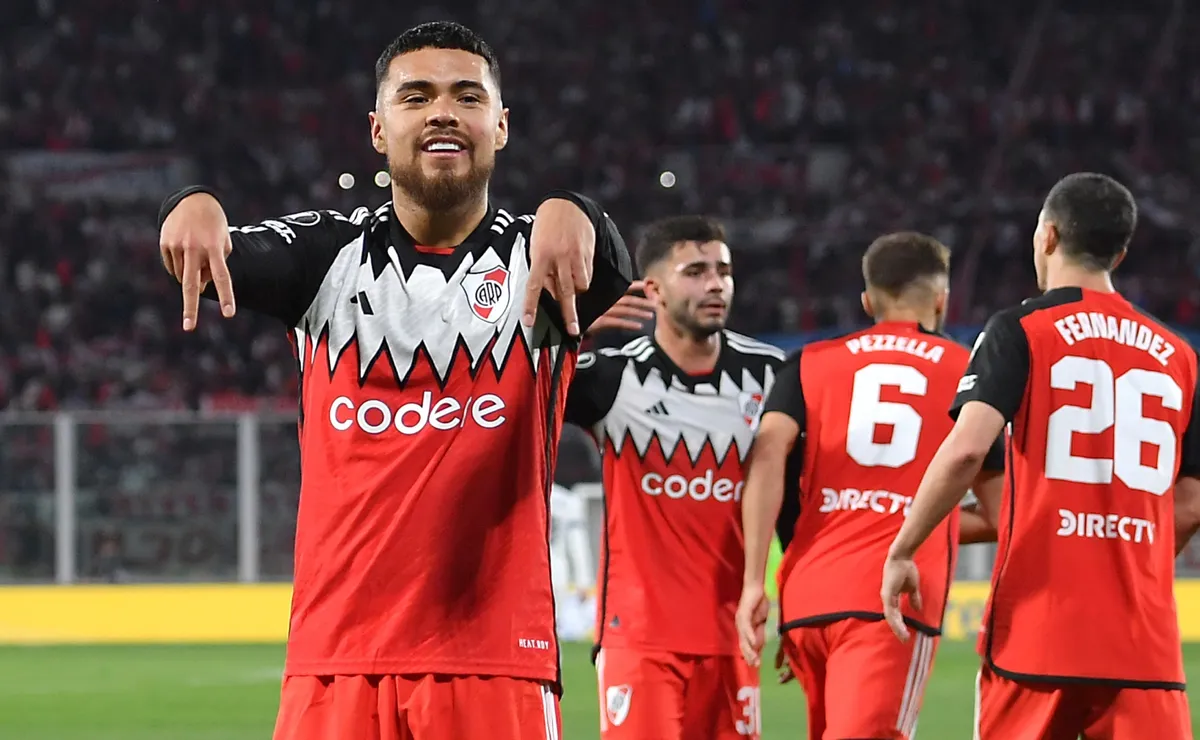Paulo Díaz celebra el gol de River ante Talleres en octavos.