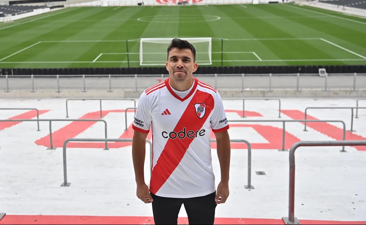 Marcos Acuña usará la camiseta número 24.