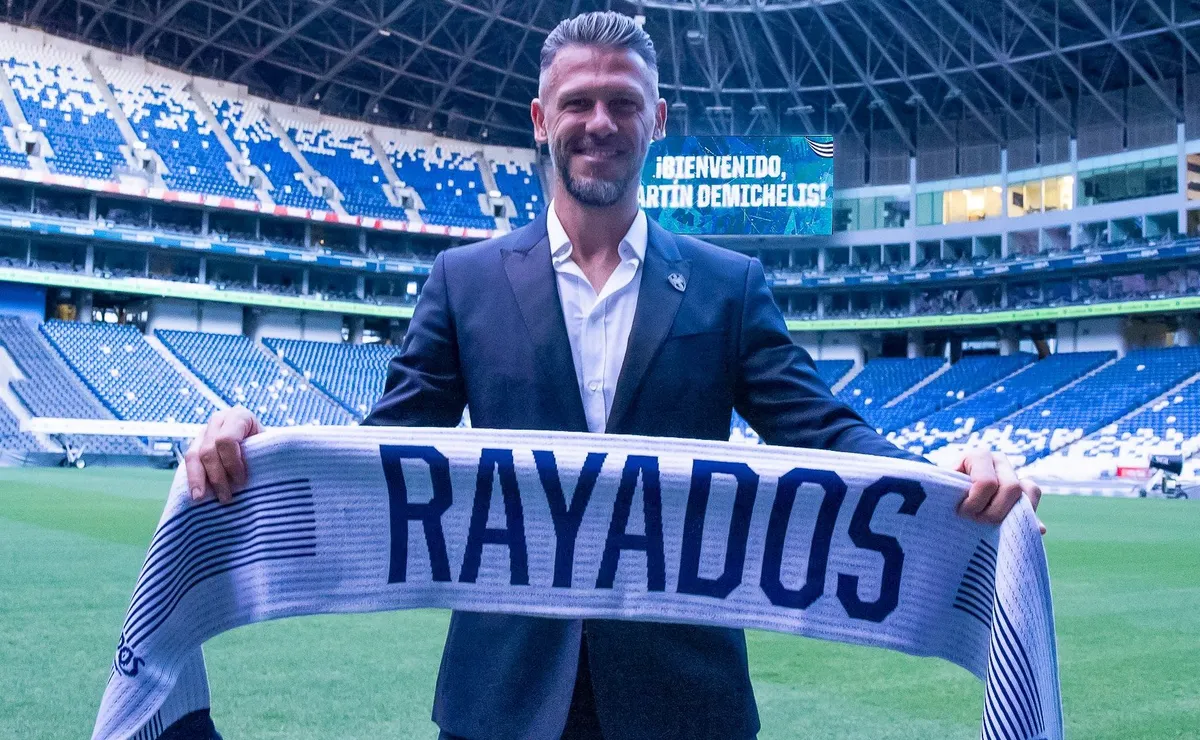 Demichelis fue presentado como DT de Rayados.