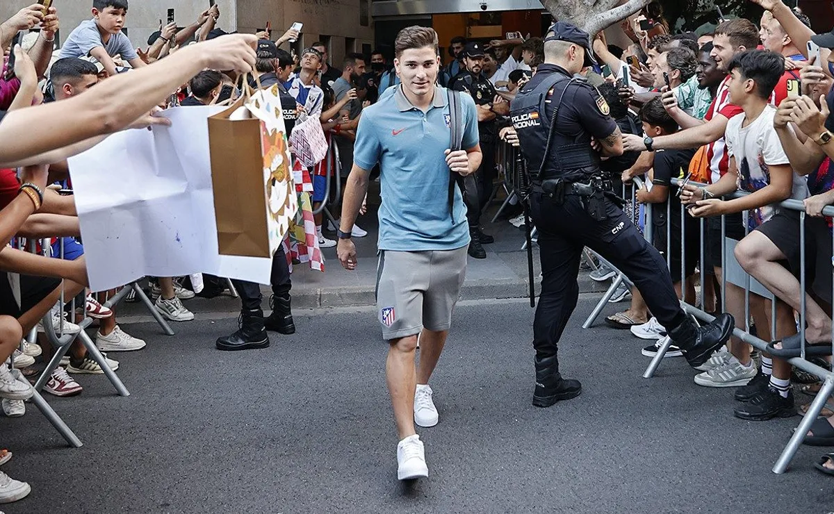Julián Álvarez, listo para su debut.
