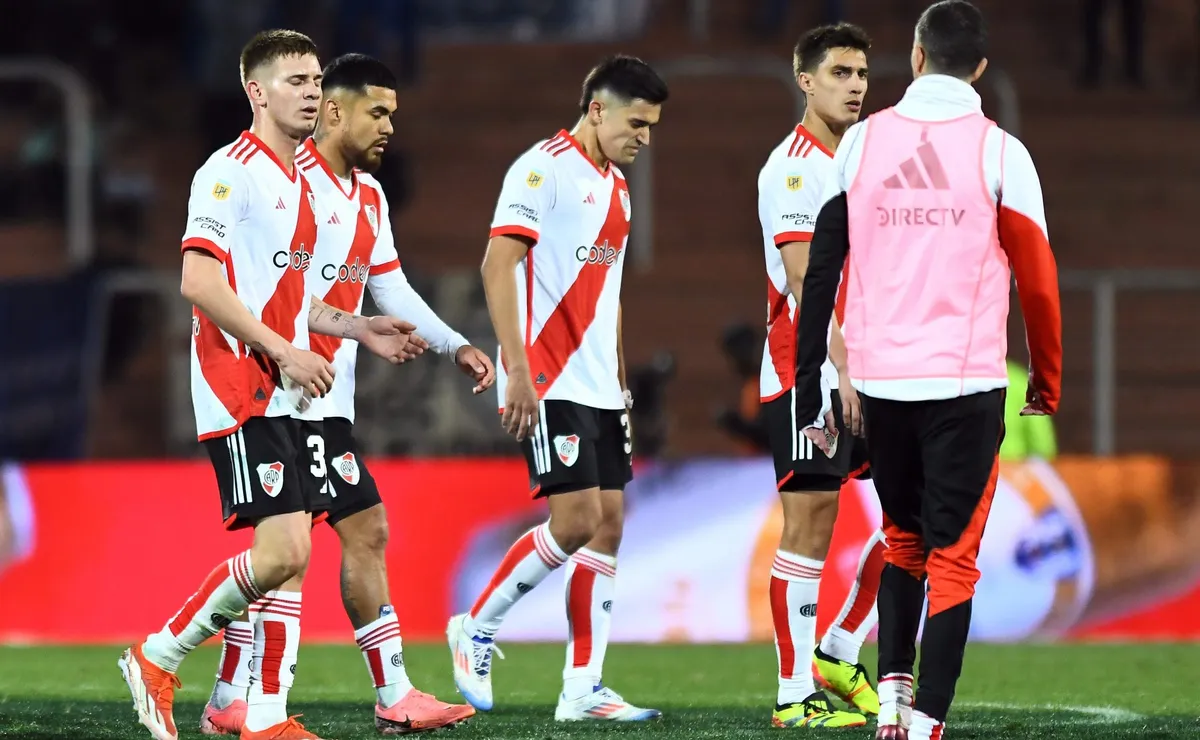 River no levanta cabeza.