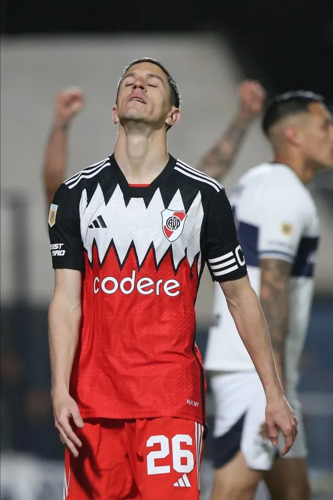 Nacho Fernández se lamenta en el partido ante GELP. (Getty)