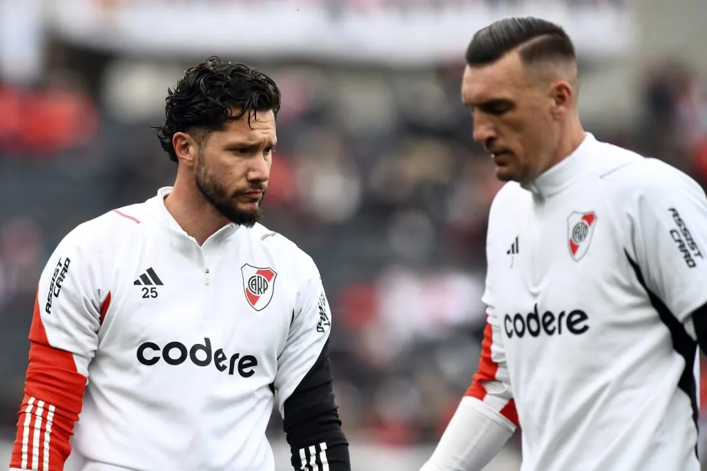 Ledesma y Armani custodian el arco de River. (Getty)