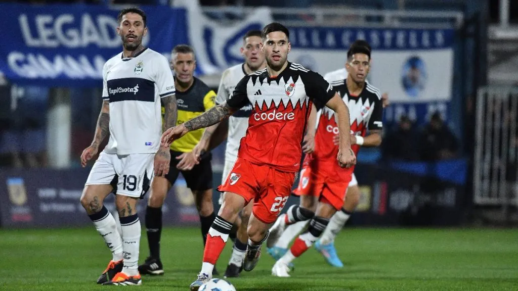 Villagra se metería en el once.