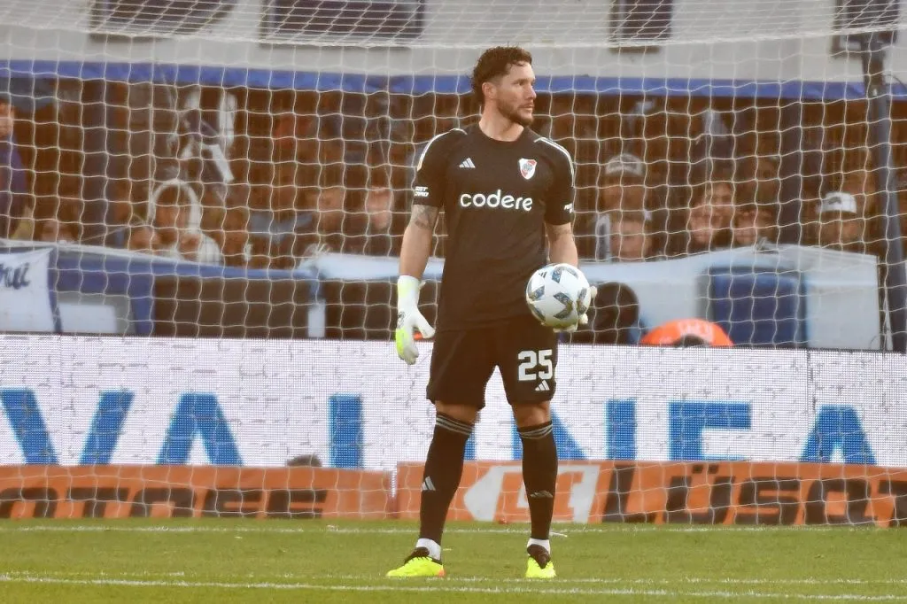 Jeremías Ledesma, el mejor de River en La Plata.