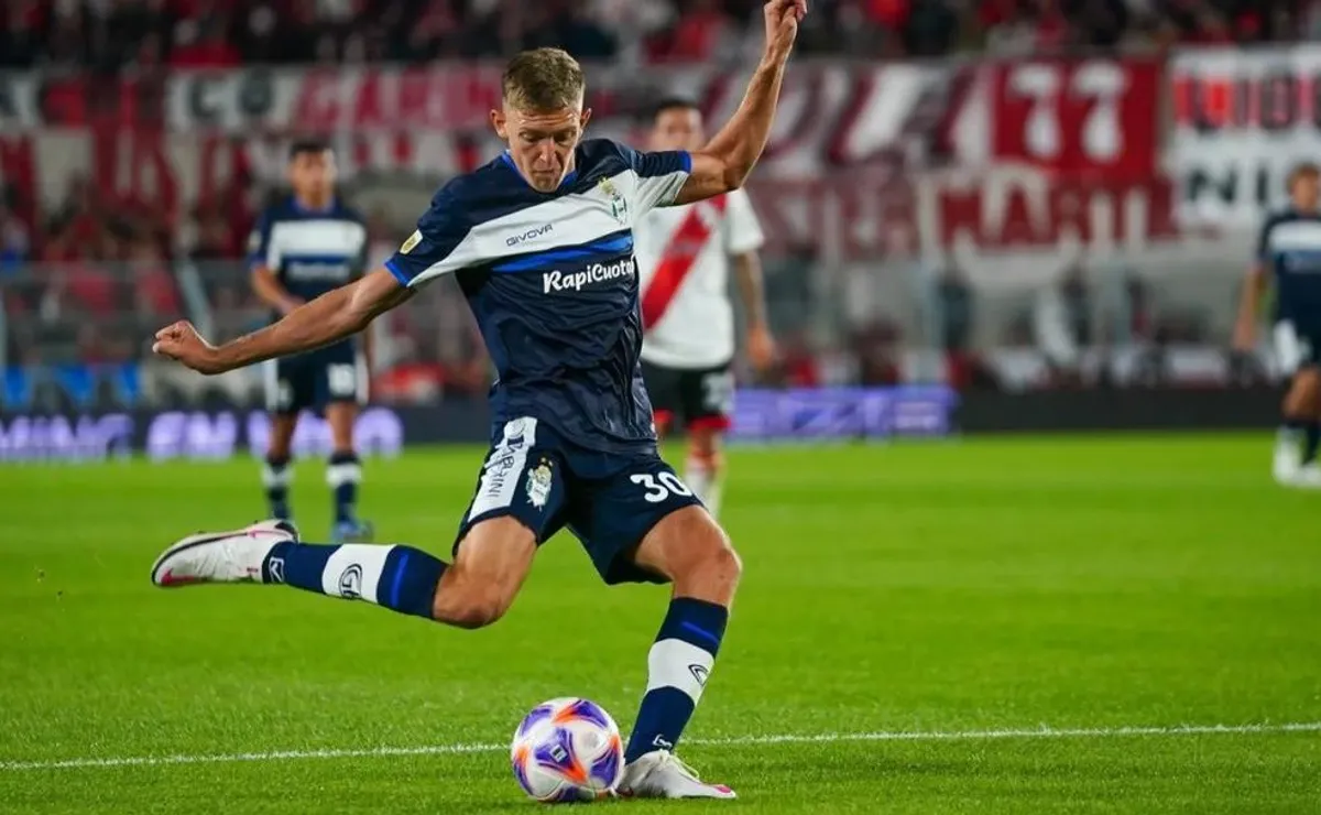 Rodrigo Castillo, el nueve de Gimnasia que hizo Inferiores en River.
