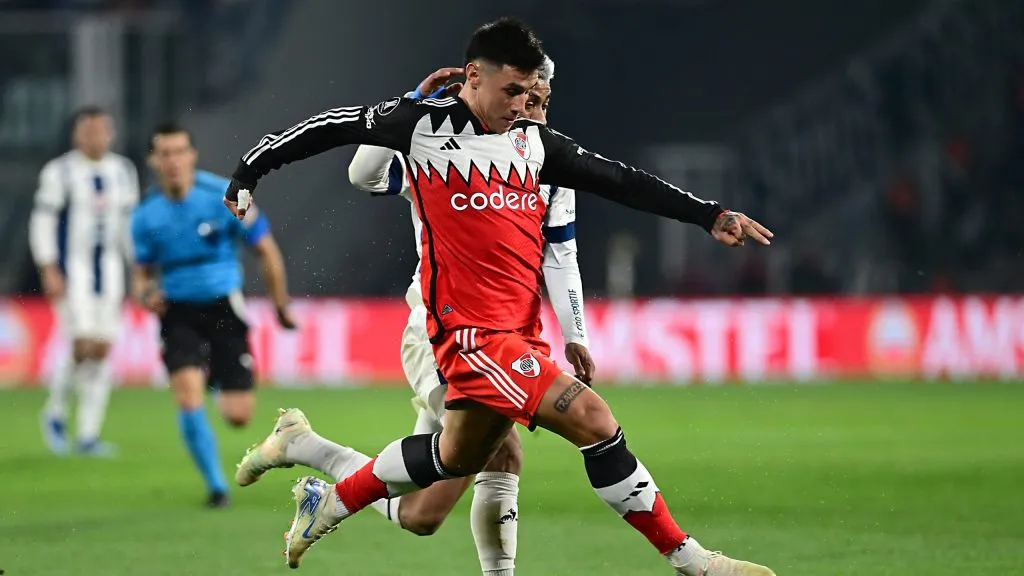 Adam Bareiro se mantendría como titular ante Talleres. (Foto: Getty).