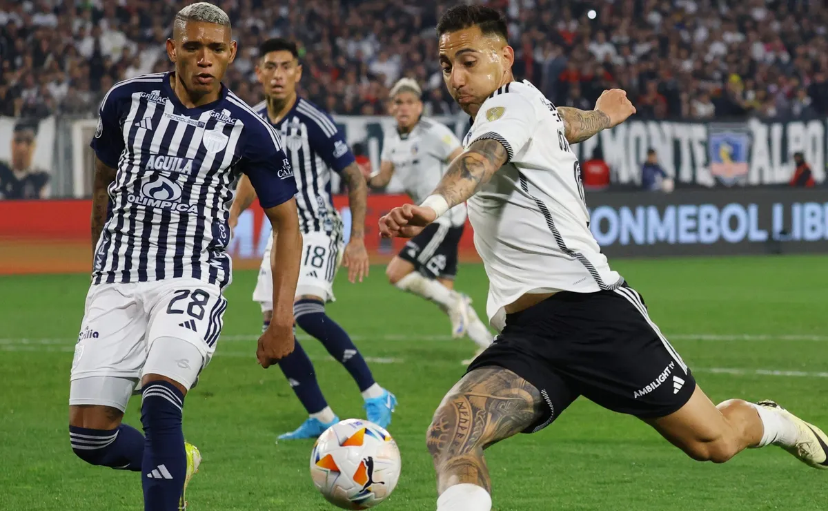 Colo Colo se quedó con la ida ante Junior.