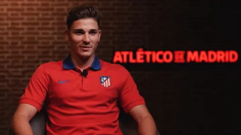 Julián Álvarez fue presentado en el Atlético de Madrid.