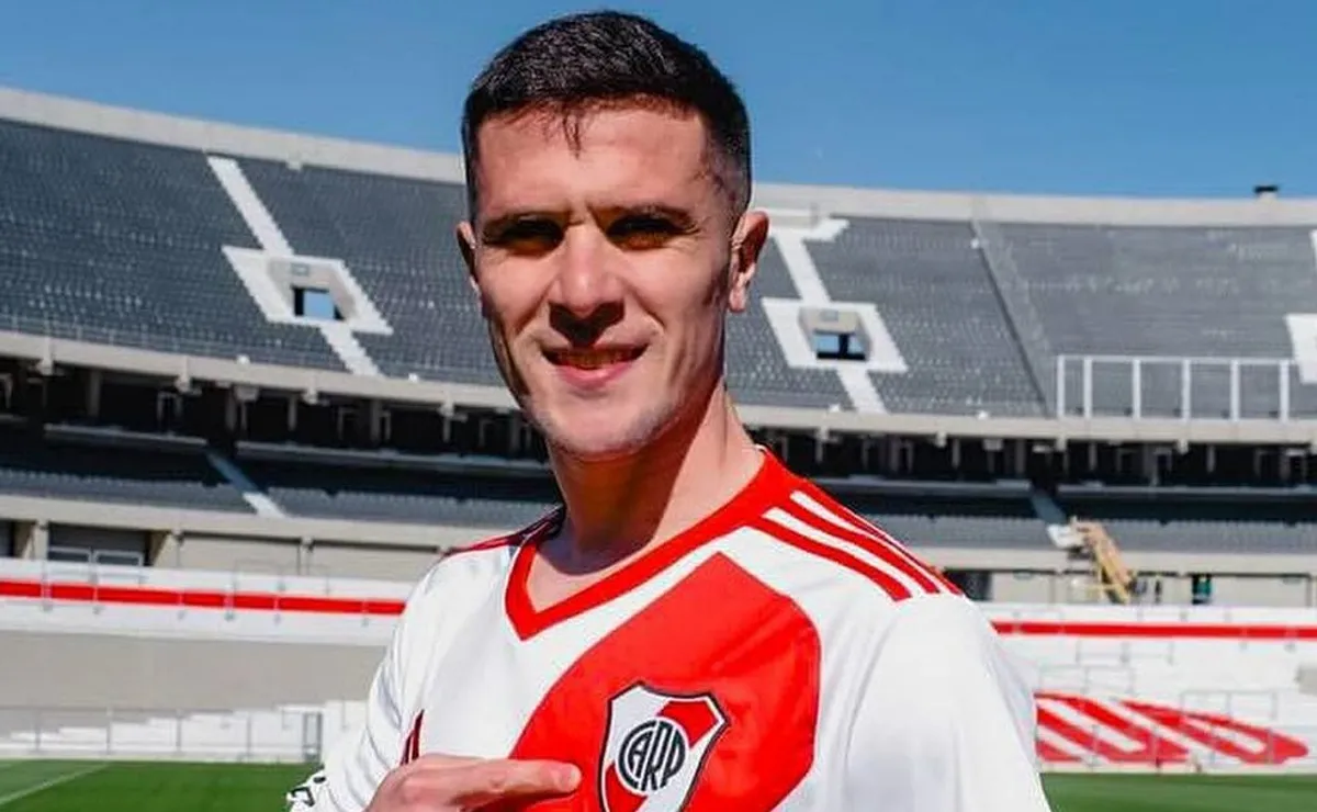 "El sueño de mi vida", el emotivo mensaje de Fabricio Bustos. El lateral seguramente concentrará vs. Talleres. (Foto: Prensa River).