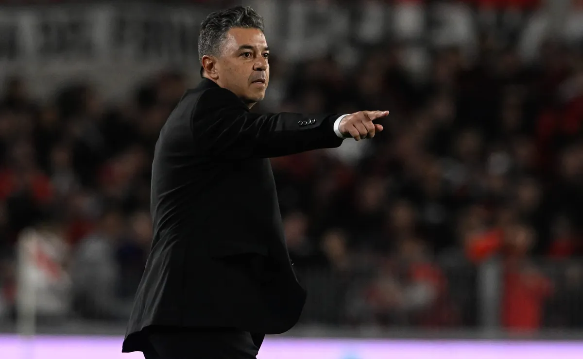 Marcelo Gallardo define el plantel.