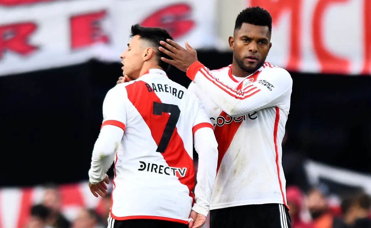 Bareiro y Borja pelean por el puesto.