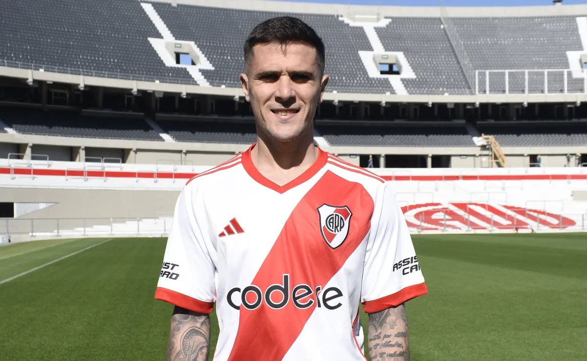 Fabricio Bustos es flamante refuerzo de River y ya está convocados vs. Talleres. (Foto: Prensa River).