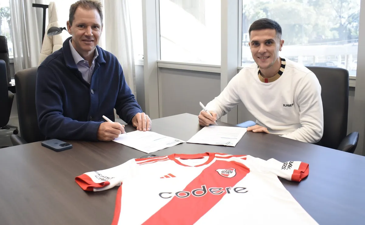 Bustos ya firmó en River
