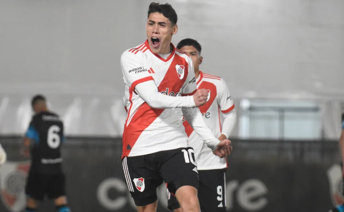 Santiago Lencina, marcó un lindo gol para la Reserva