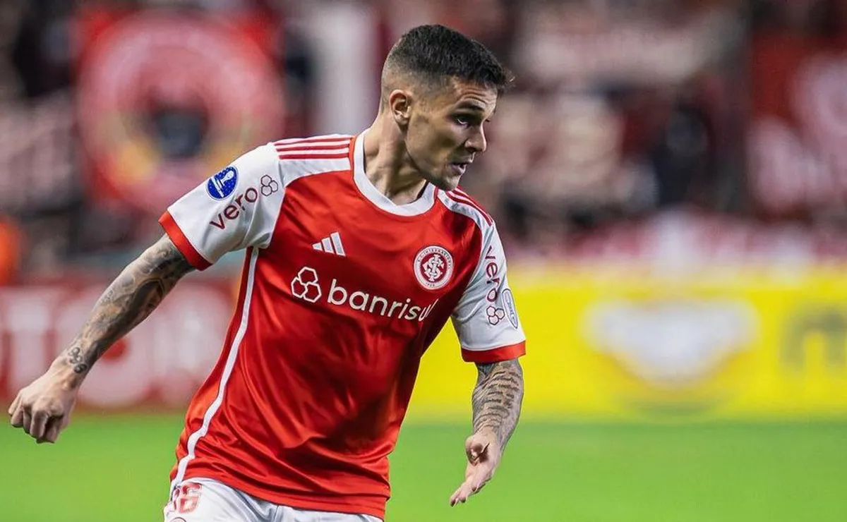 Fabricio Bustos ya está en Argentina y se sumará a River.
