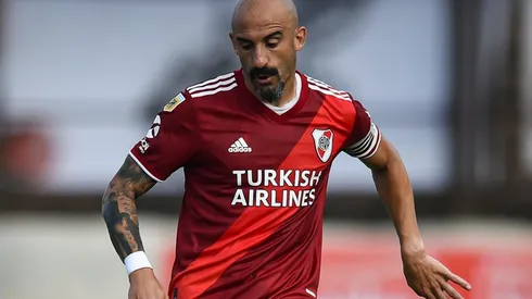 Javier Pinola, que se encuentra recuperándose de una lesión, respaldó a David Martínez que lo reemplazó.