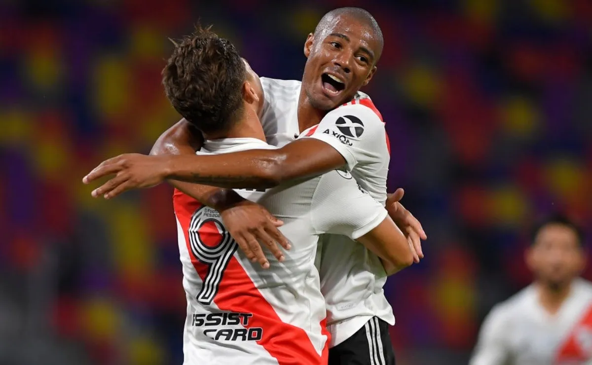 Racing Club v River Plate - Supercopa Argentina