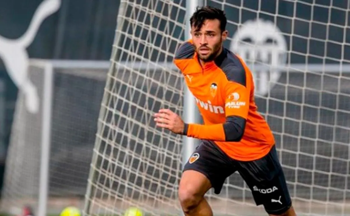 Kevil Sibille que se fue libre de River a mediados de 2020 hizo se debut oficial en Valencia por la segunda ronda de la Copa del Rey.