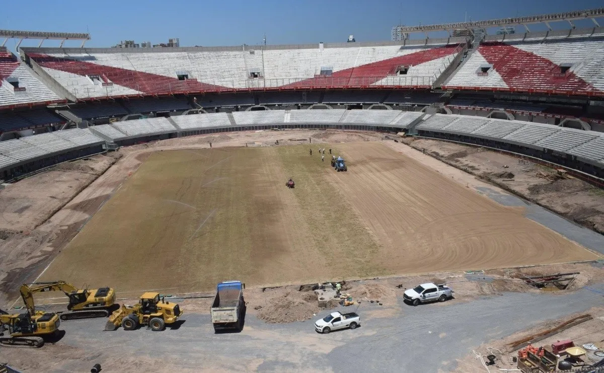 River recibió el 2021 mostrando los avances del campo de juego del Monumental y con un guiño a Marcelo Gallardo en sus redes sociales.