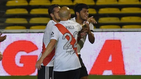 Robert Rojas abrió el marcador para el Más Grande en el Gigante de Arroyito, Martínez en contra aumentó la ventaja..