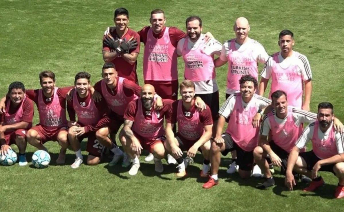 River hizo un entrenamiento totalmente informal y el plantel se divirtió de gran manera